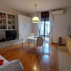 Marconi - Porta Leoni Apartman